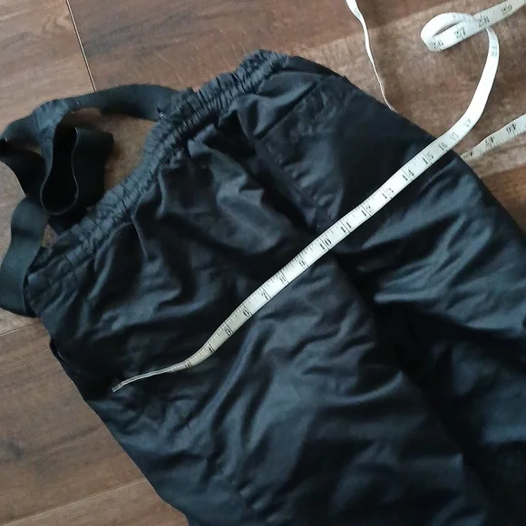 Snowpants - Picture 10 of 10